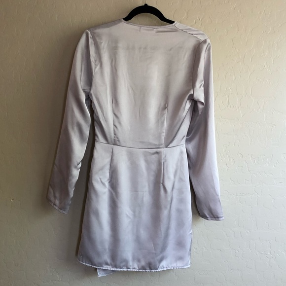 💎NWT- Missguided Dress low plunge silky - Picture 3 of 7